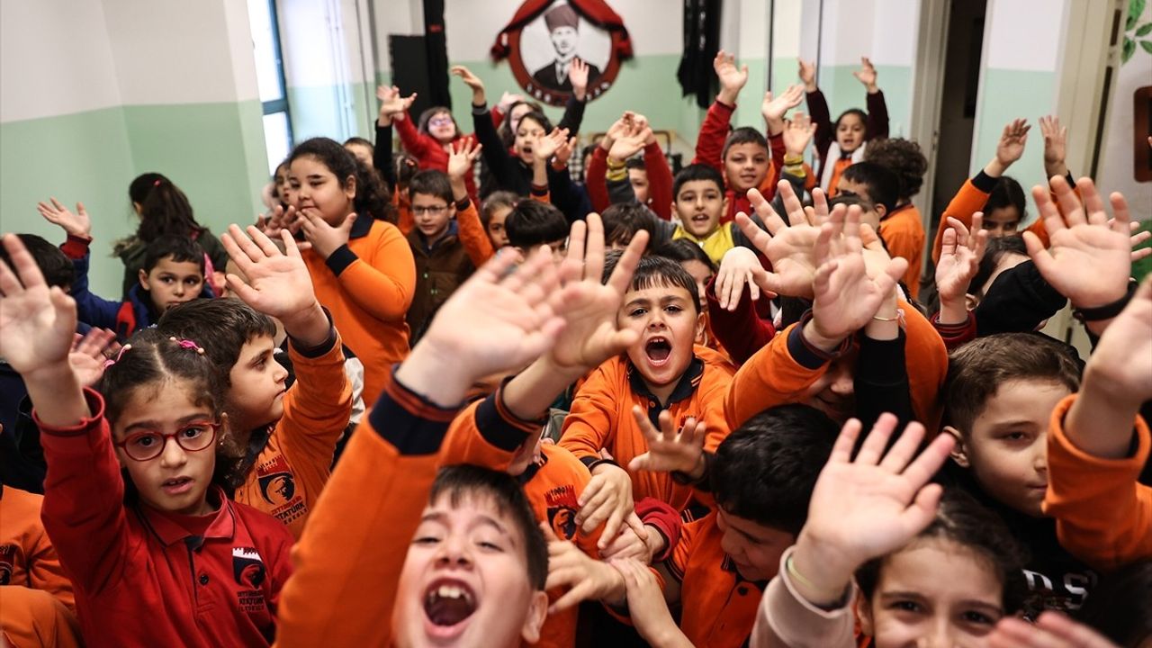 İstanbul'daki Okullarda Ara Tatil Sonrası Ders Zili Çaldı