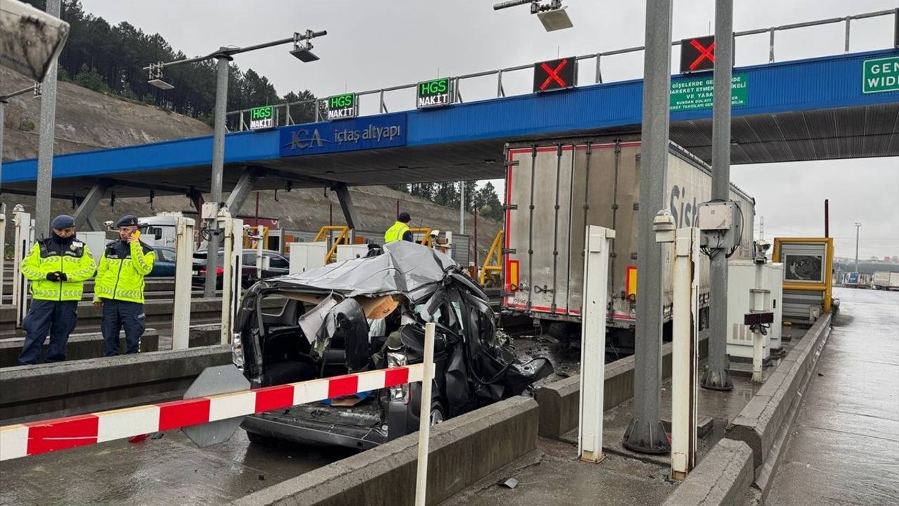 İstanbul Otoyolunda Trafik Kazası: Sürücü Hayatını Kaybetti
