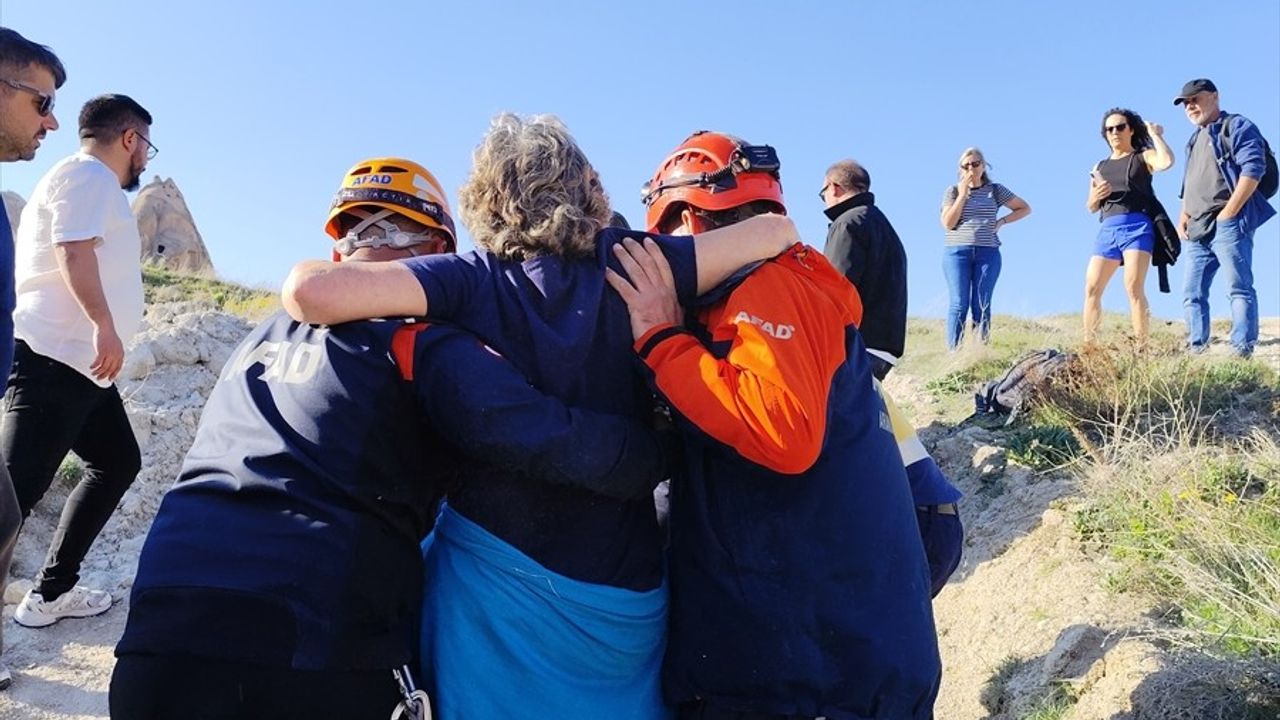 Kapadokya'da Vadi Yürüyüşünde Sakatlanan İspanyol Turist Hastaneye Kaldırıldı