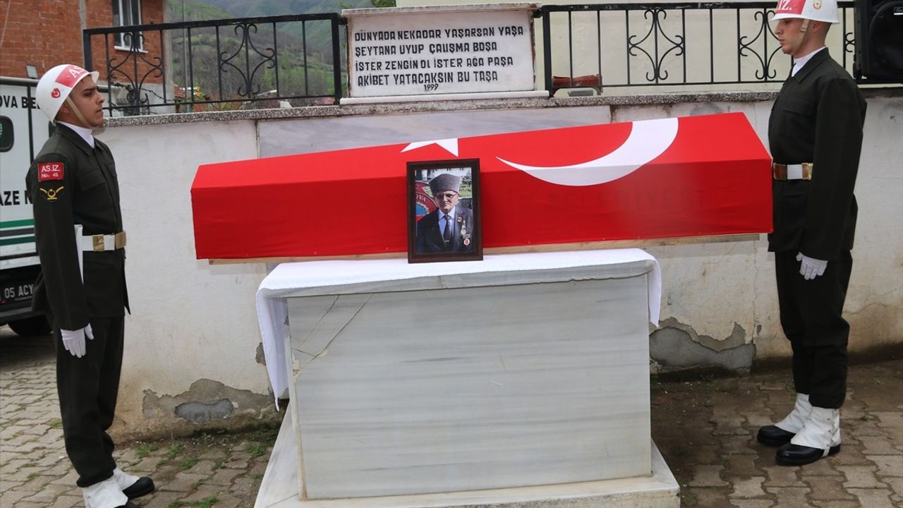 Kıbrıs Gazisi Niyazi Ceylan Amasya'da Ebediyete Uğurlandı