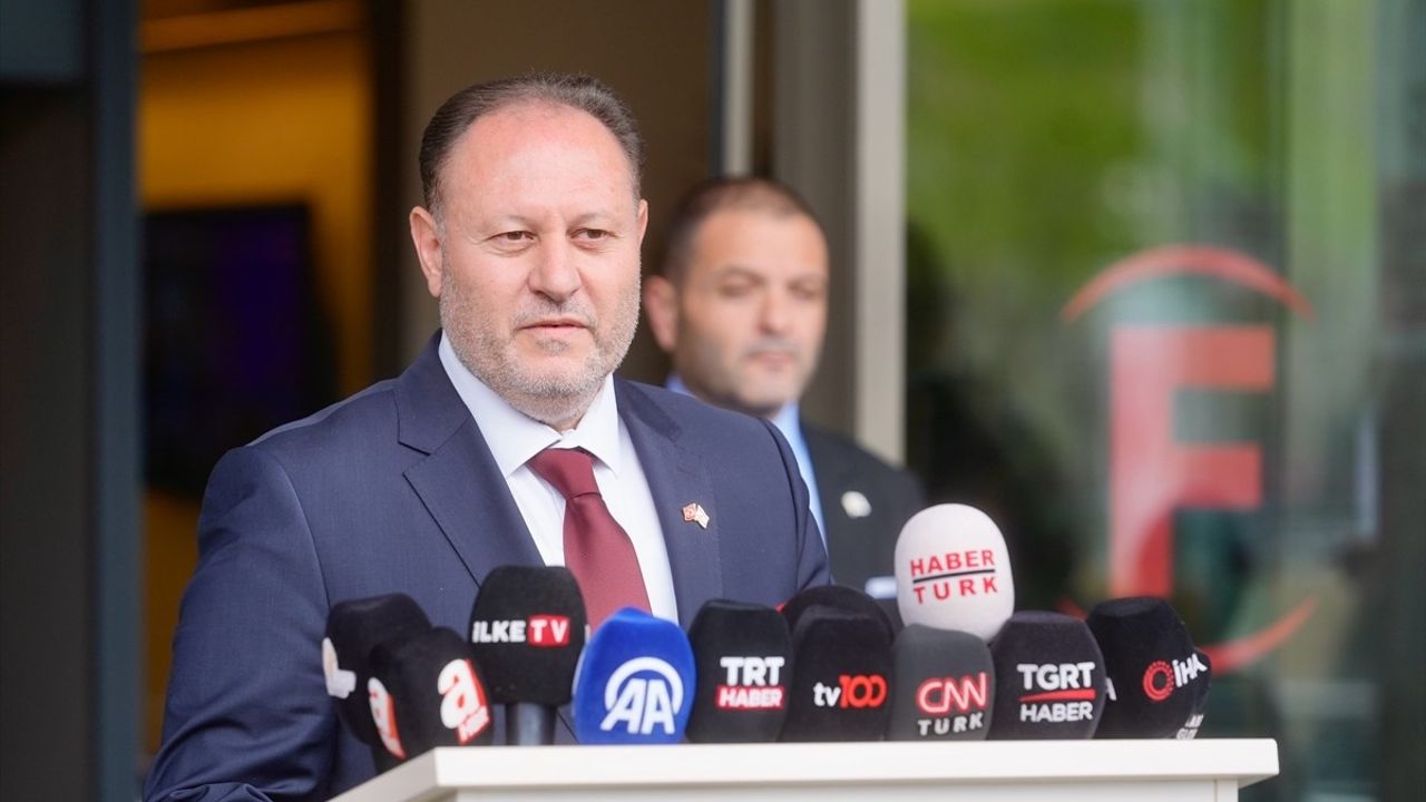 KKTC Meclis Başkanı Öztürkler, Sırrı Süreyya Önder'i Ziyaret Etti