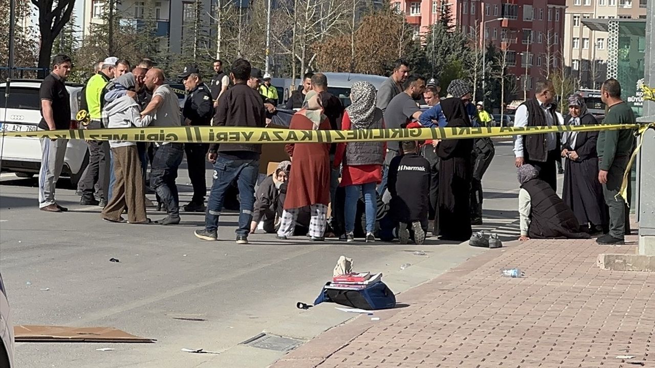 Konya'da Otomobil Kazası: 13 Yaşındaki Çocuk Hayatını Kaybetti