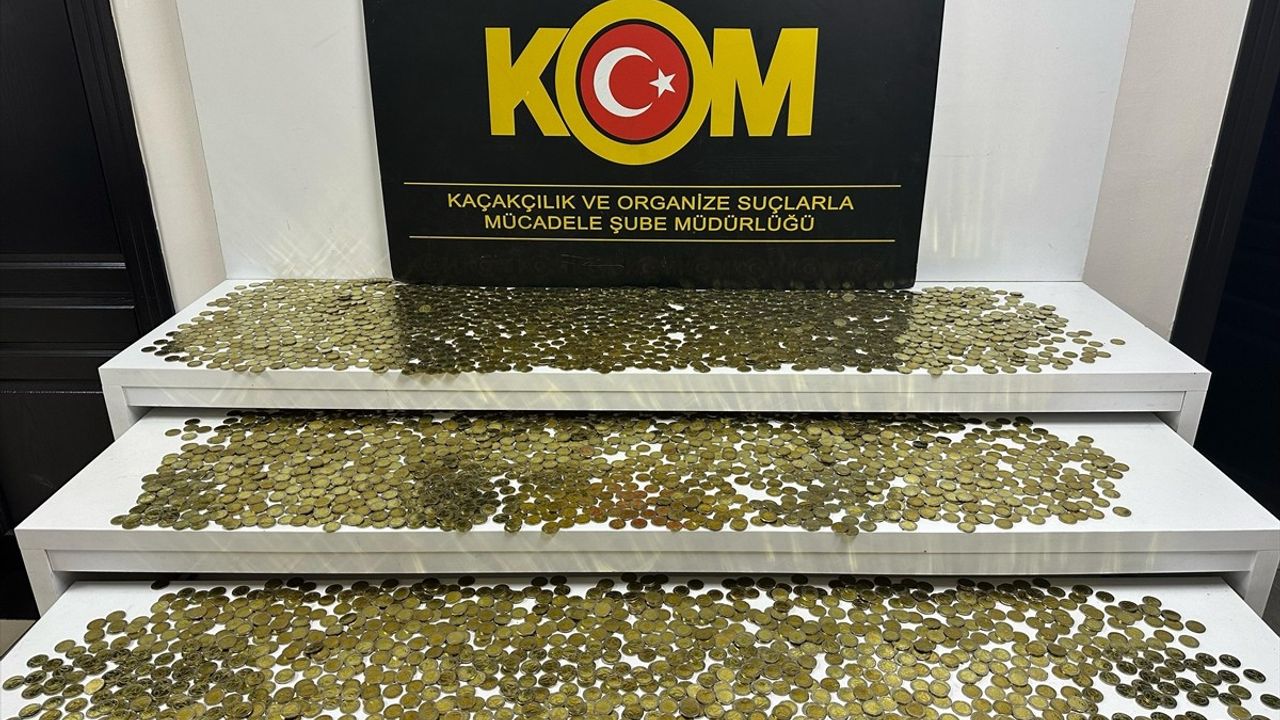 Mersin'de Sahte Para Operasyonu: 5 Şüpheli Yakalandı