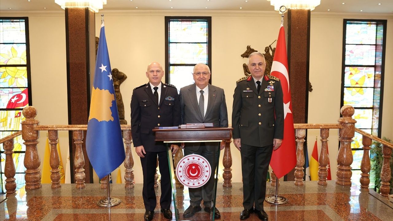 Milli Savunma Bakanı Güler, Kosova Komutanı Jashari'yi Ağırladı