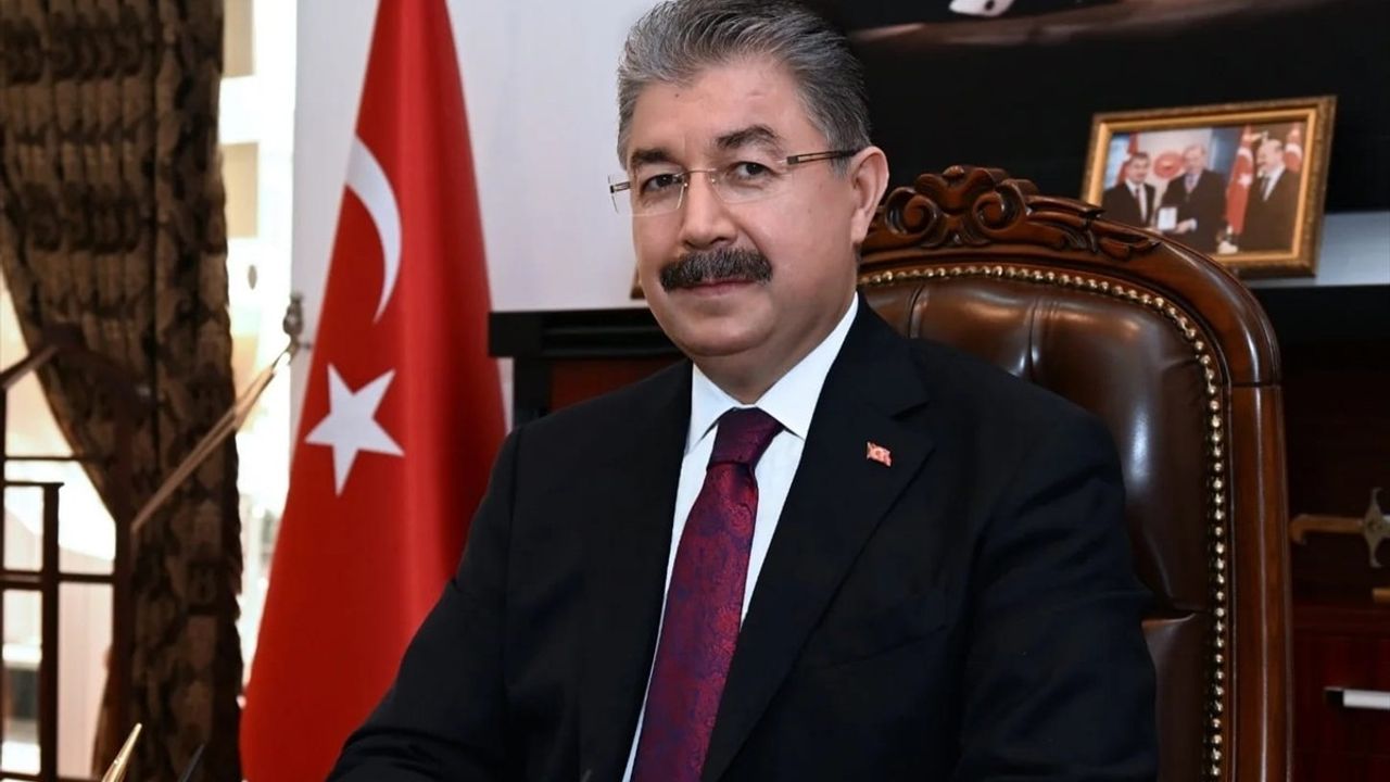 Osmaniye Valisi Erdinç Yılmaz'dan Anadolu Ajansı'na Kutlama