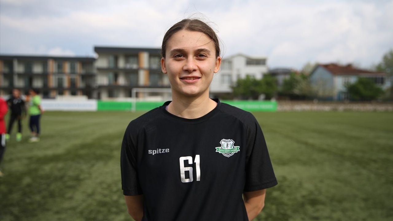 Sakarya Kadın Futbol Spor Kulübü Süper Lig İçin Mücadele Ediyor