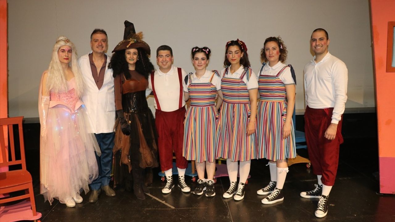 Samsun Devlet Opera ve Balesi Amasya'da 'Okulumuz Orman' Oyununu Sahneledi