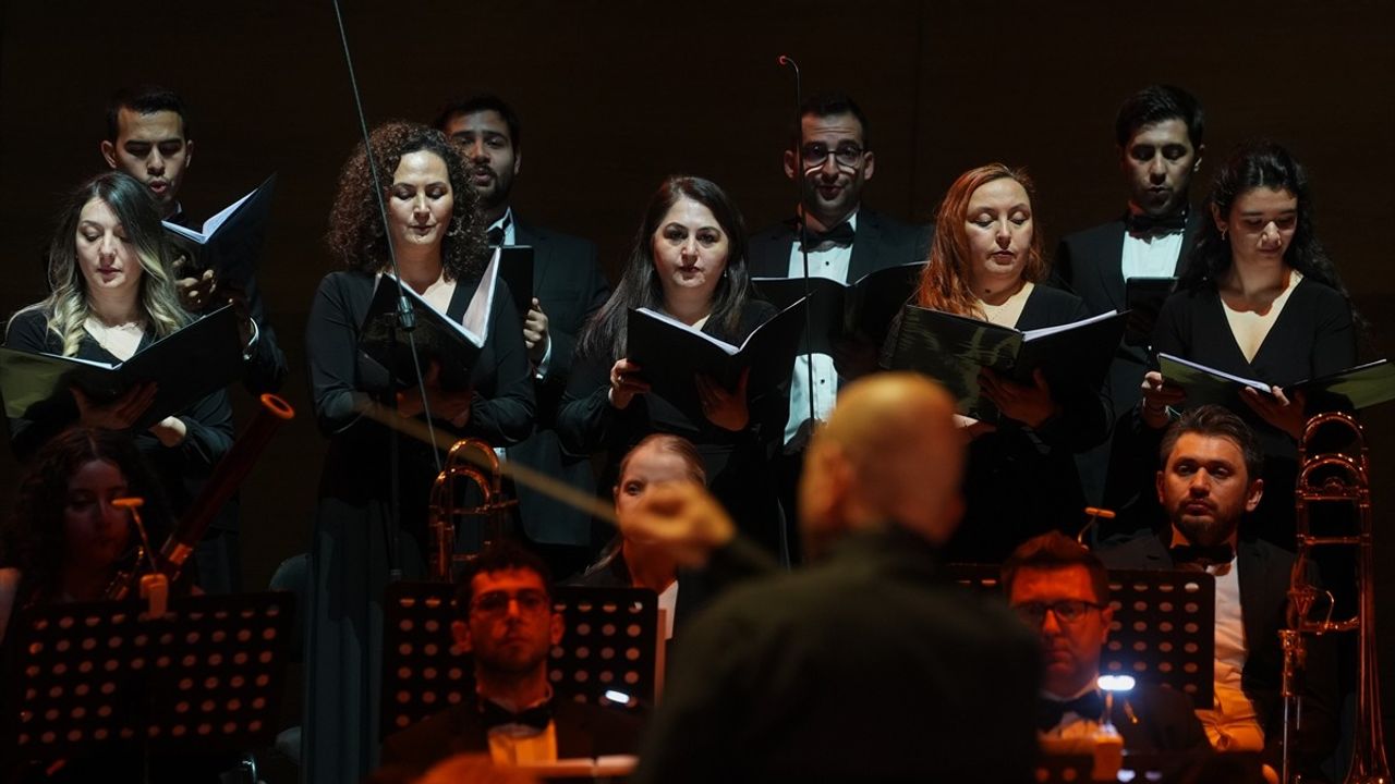 Şehirlerin Ecesi: Ankara Müzikali Sahnelendi