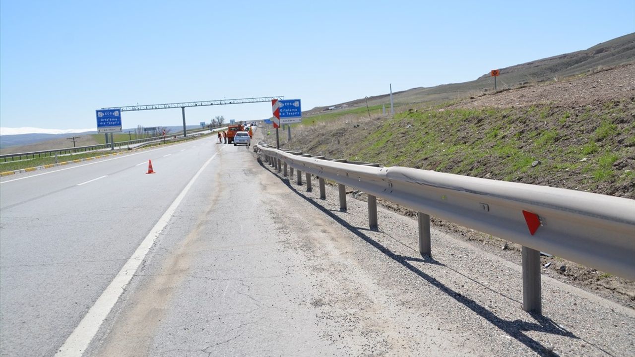 Sivas'ta Motosiklet Kazası: Genç Sürücü Hayatını Kaybetti