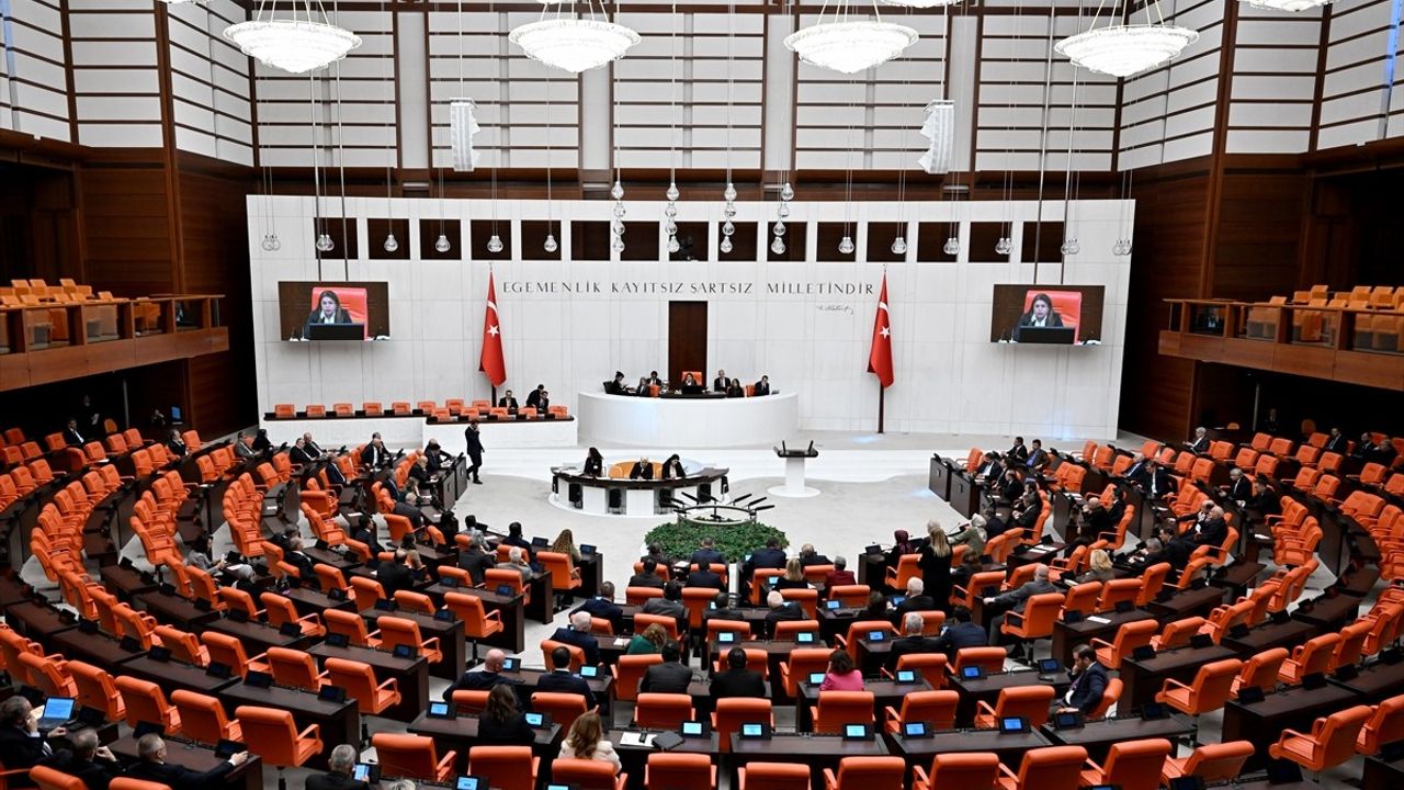 TBMM Genel Kurulu, Meclis Başkanvekili Önder İçin Çalışmalarına Ara Verdi