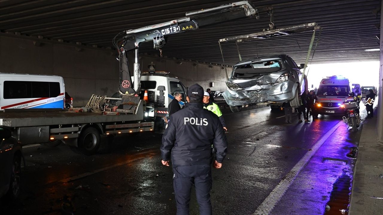 Trabzon'da Zincirleme Trafik Kazası: 8 Yaralı