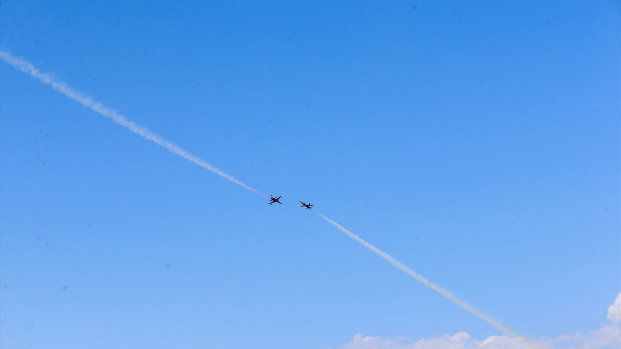 Türk Yıldızları İskenderun'da Gösteri Öncesi Uçuş Gerçekleştirdi