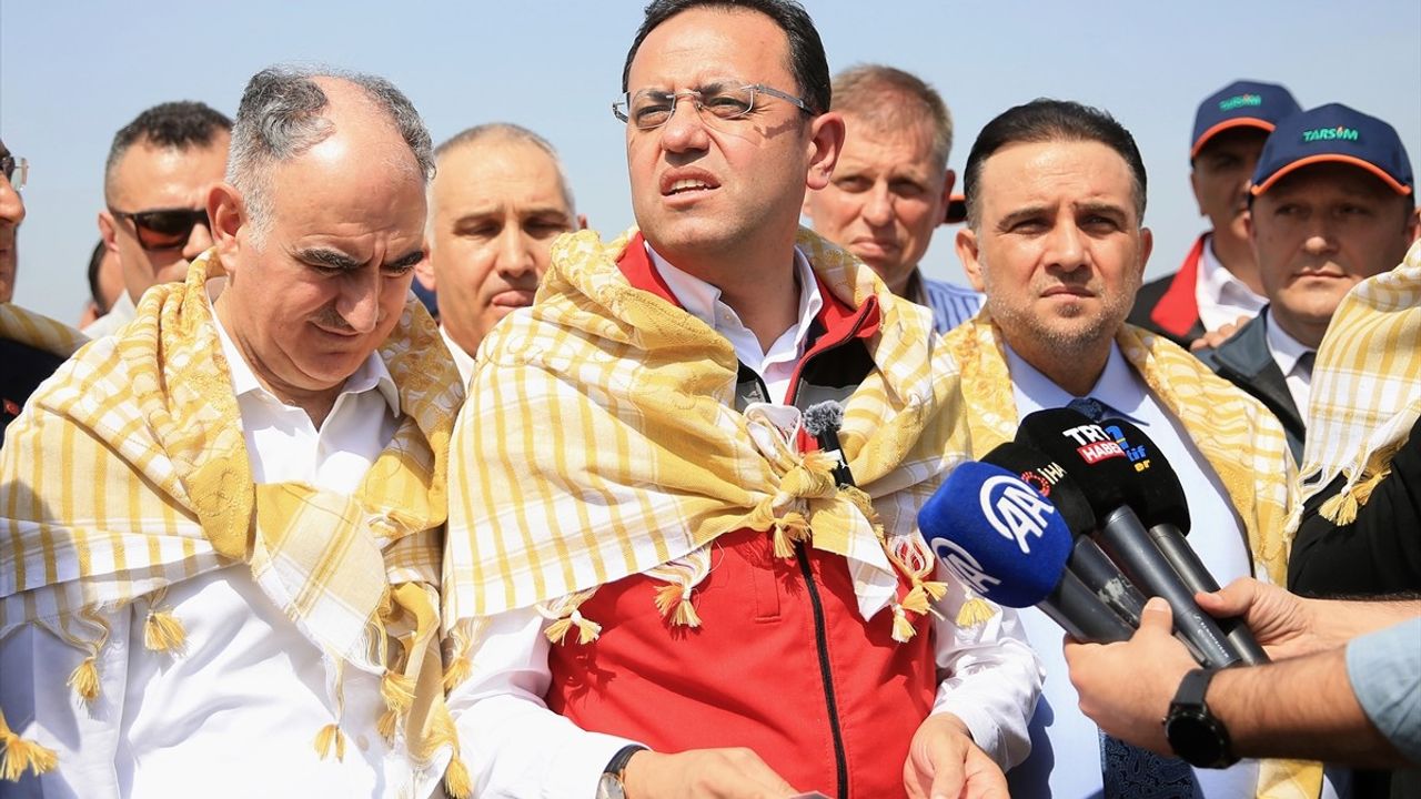 Zirai Don Zararını İnceleyen Bakan Yardımcısı Gizligider Manisa'da