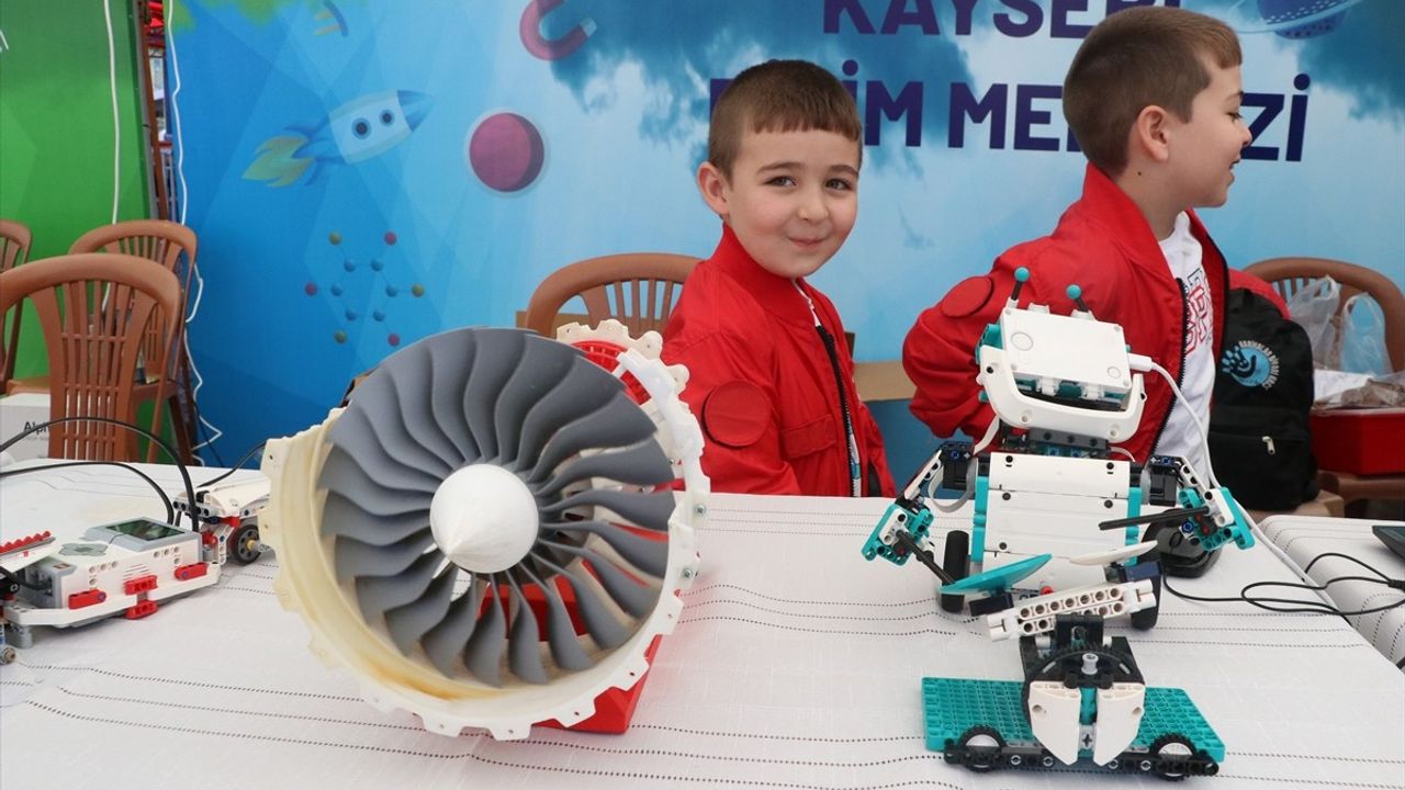 17. Uluslararası MEB Robot Yarışması Kayseri'de Başladı