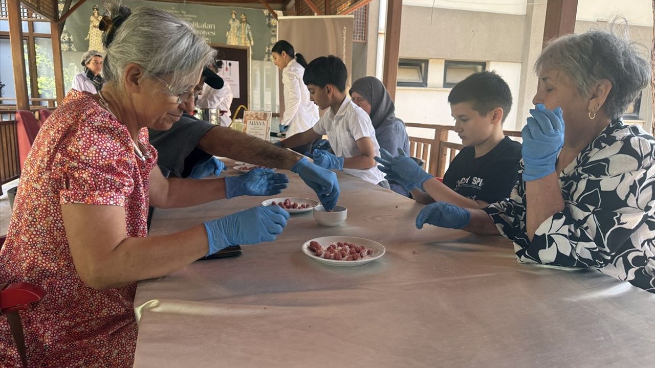 Antalya'da Gülüklü Çorbası ile Geleneksel Mutfağın Yaşatılması