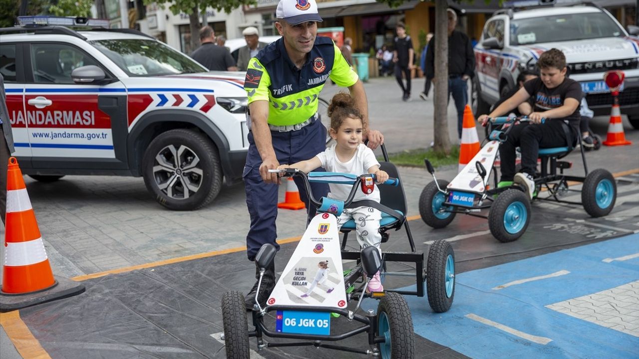 Bolu'da Çocuklar ve Yetişkinler İçin Mobil Trafik Eğitim Tırı Deneyimi