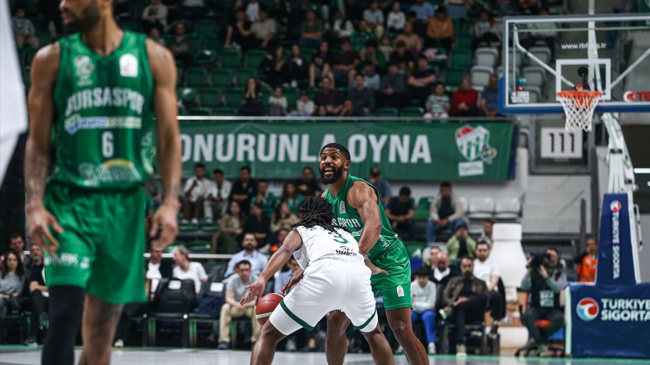 Bursaspor Yörsan Darüşşafaka Lassa'yı Yendi