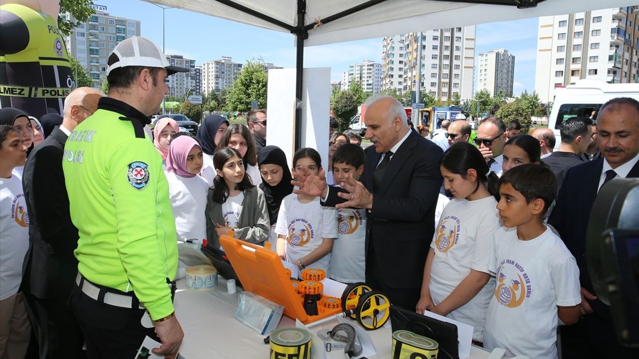 Diyarbakır'da Karayolu Trafik Güvenliği Haftası Etkinliği