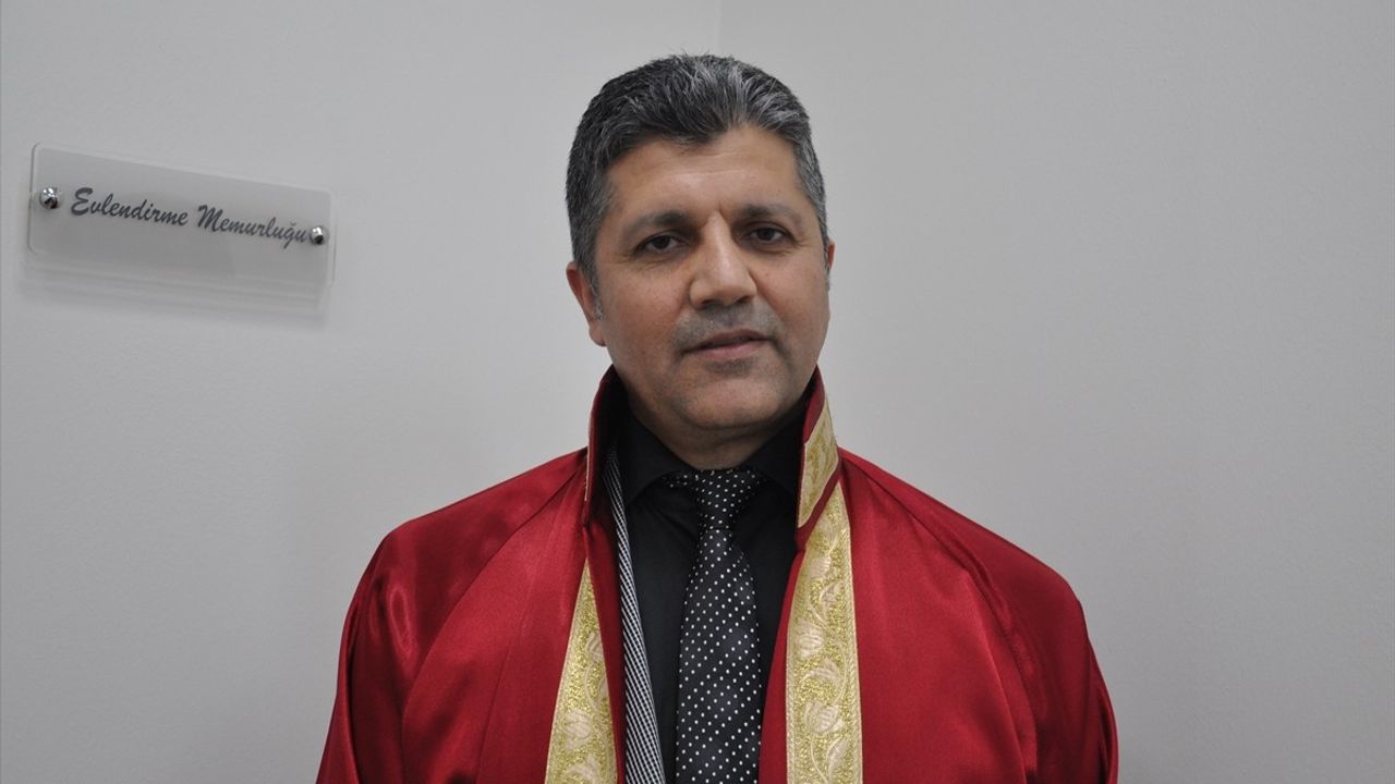 Eskişehir ve Çanakkale'de Çiftler, Özel Tarihte Evlendi