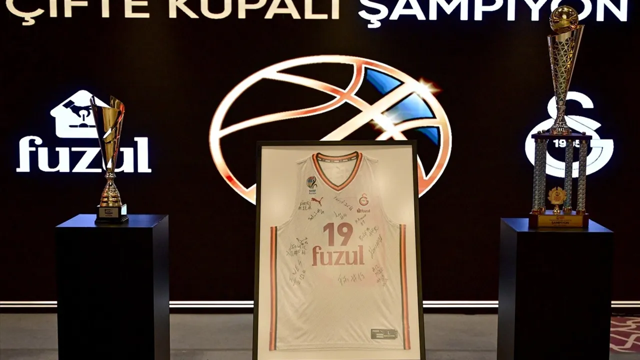 Galatasaray Kulübü'nden İki Şampiyonluk Müjdesi