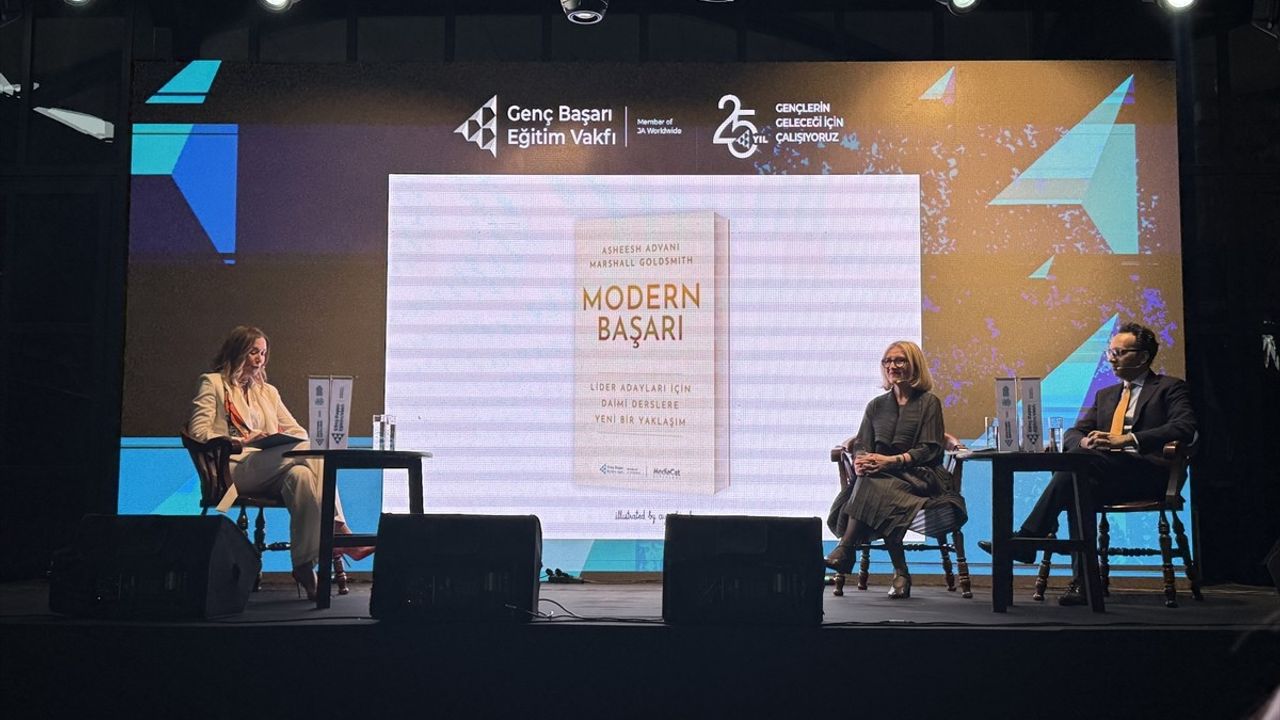 Genç Başarı Eğitim Vakfı'nın 25. Yılı Rahmi M. Koç Müzesi'nde Coşkuyla Kutlandı