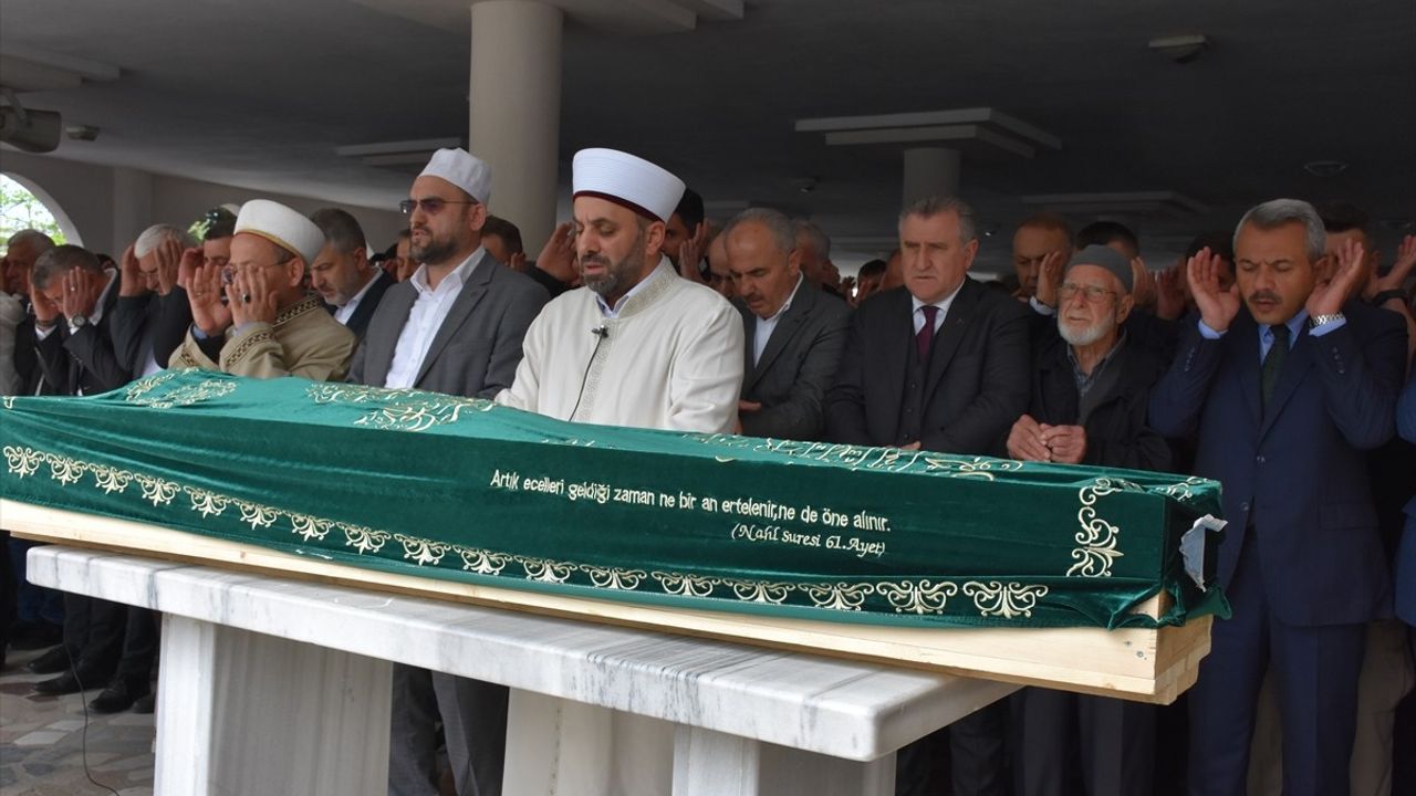 Gençlik ve Spor Bakanı Bak'ın Amcası Memiş Bak Rize'de Uğurlandı