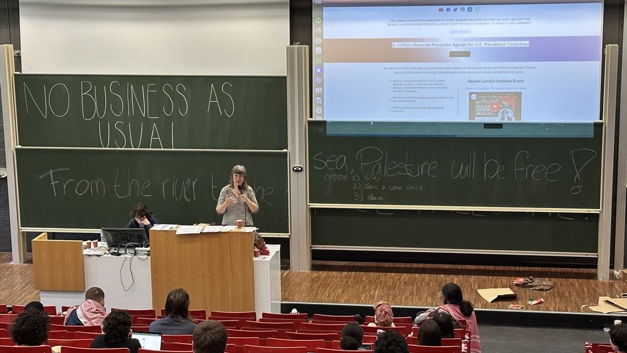 Hollanda'da Filistin Destekçileri Protestolarını Sürdürüyor