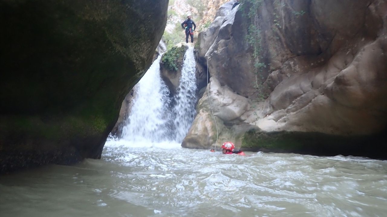 Isparta'da Kanyon Faciası: Üniversite Öğrencisi Aranıyor