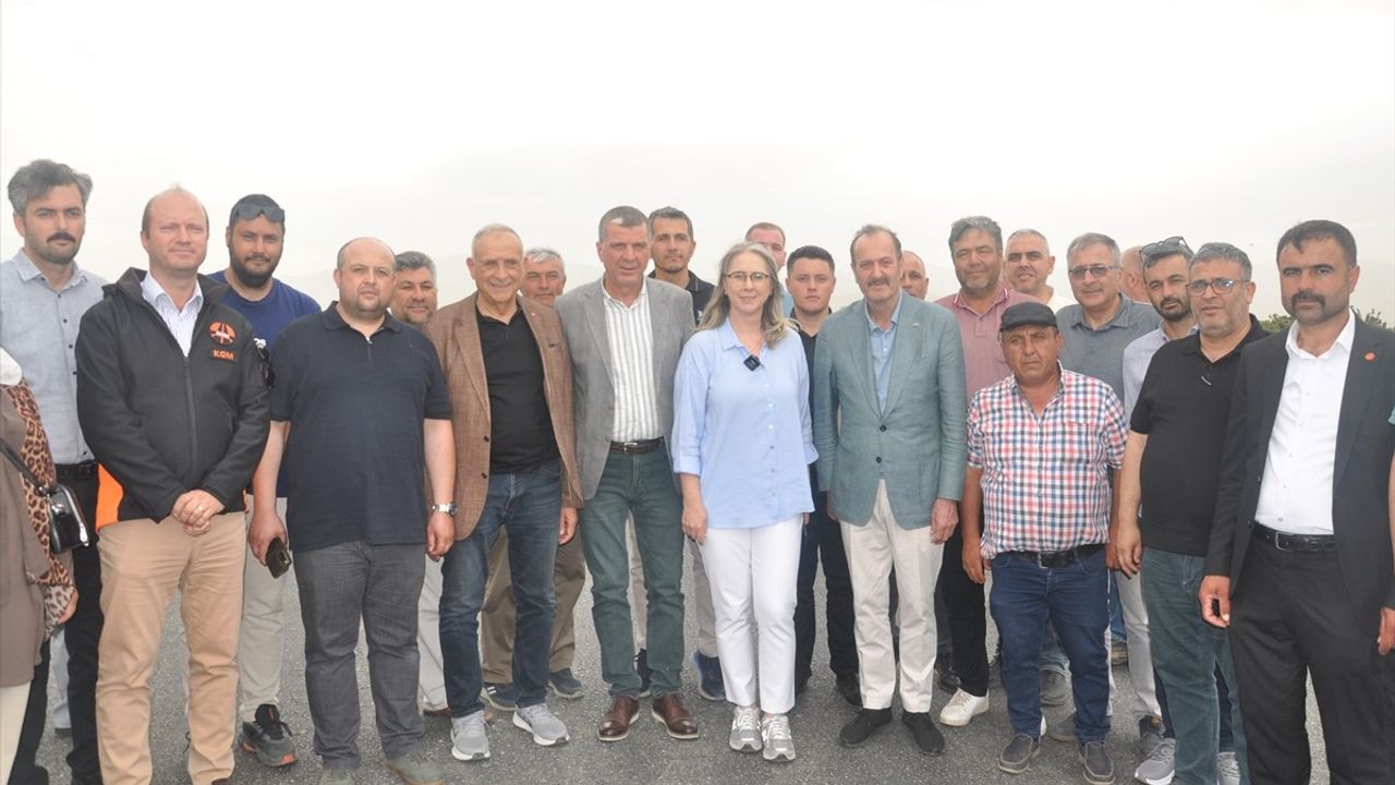 İzmir Milletvekilleri Ödemiş Çevre Yolu'nda Test Sürüşü Gerçekleştirdi