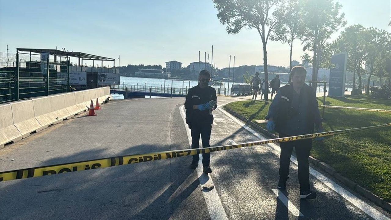 Kadıköy'de Galatasaray Taraftarına Silahlı Saldırı