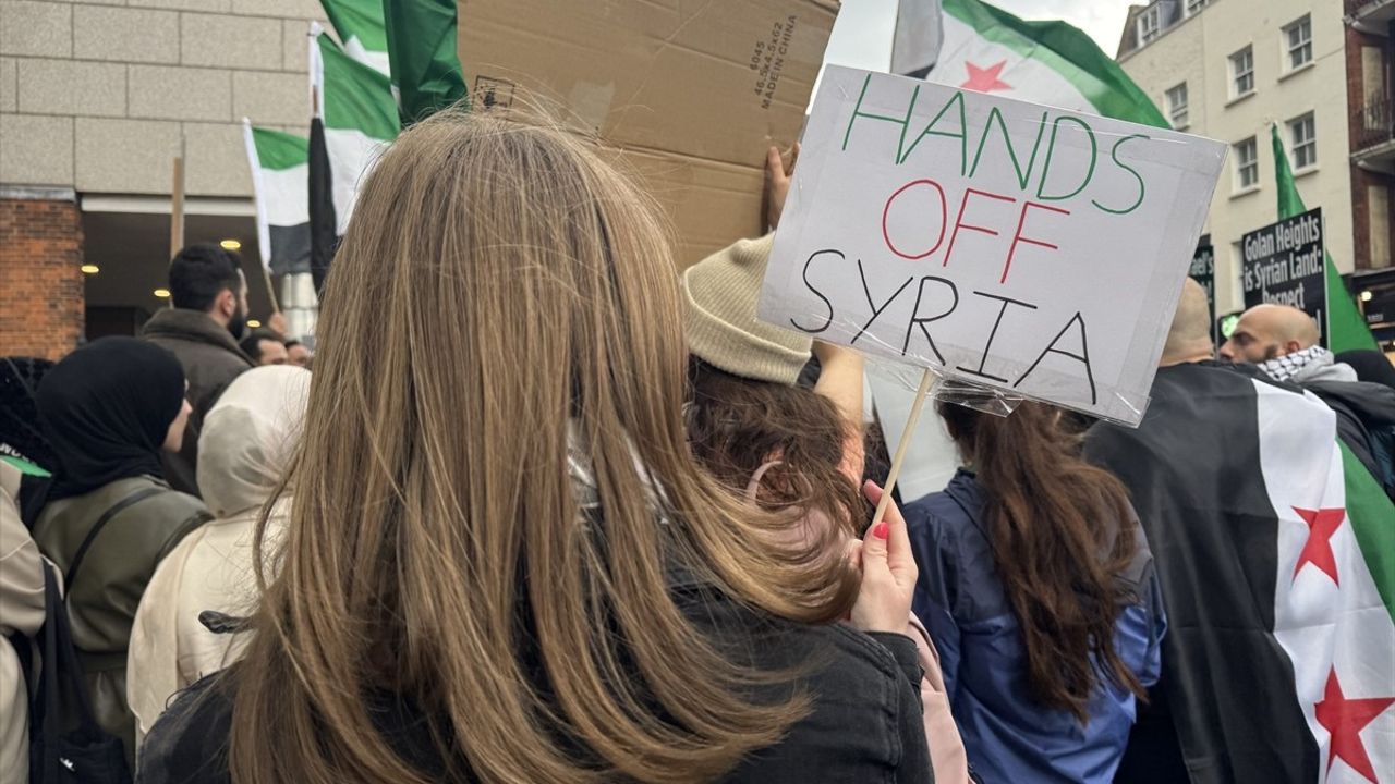 Londra'da İsrail'in Suriye Saldırılarına Protesto