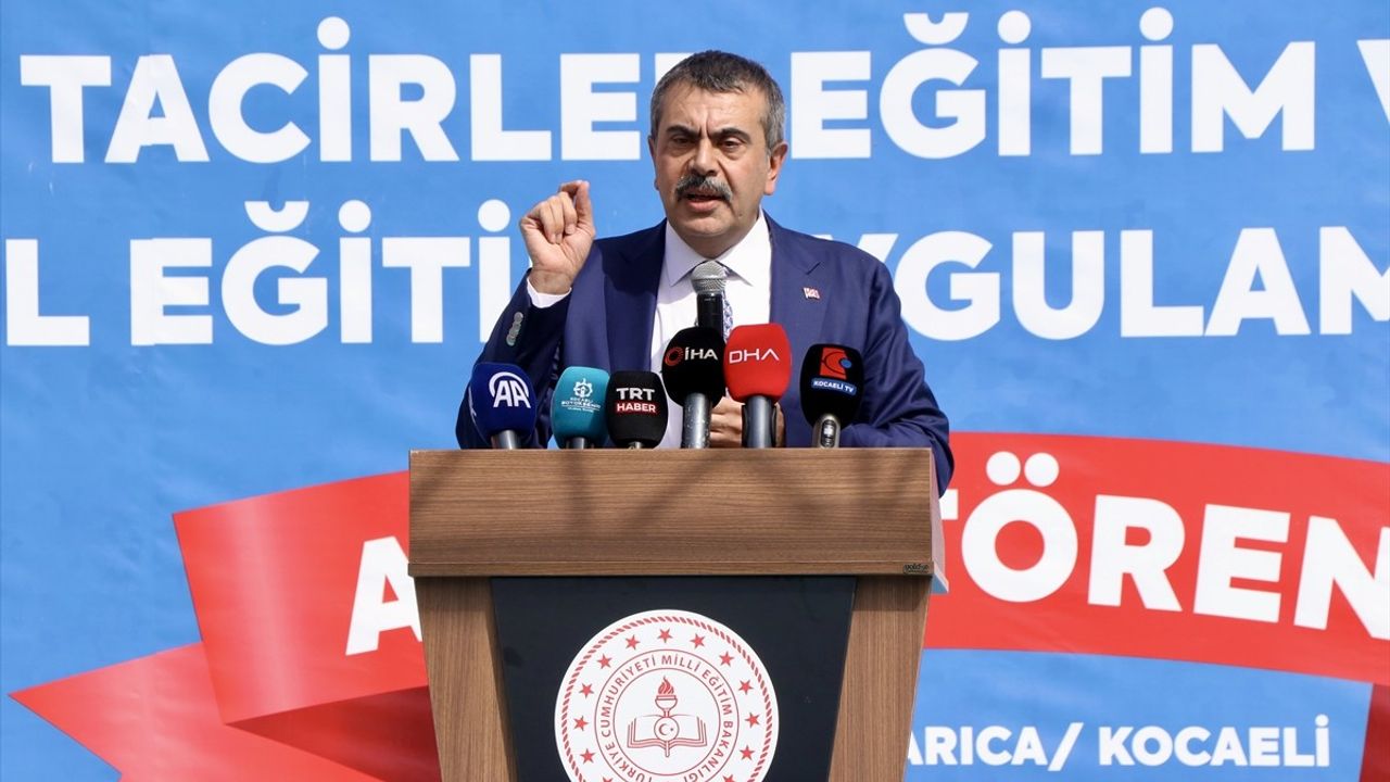 Milli Eğitim Bakanı Tekin Kocaeli'de Özel Eğitim Okulunun Açılışına Katıldı