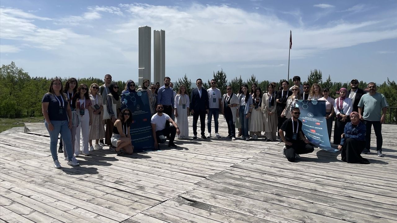 Muş'ta 13 Ülkeden Gençlerin Tarihi Keşfi