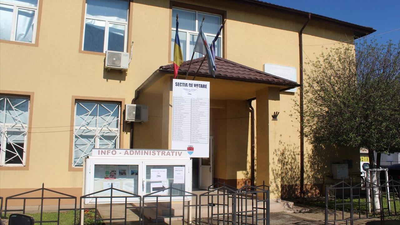 Romanya'da Cumhurbaşkanlığı Seçimlerinin İkinci Turu Başlıyor