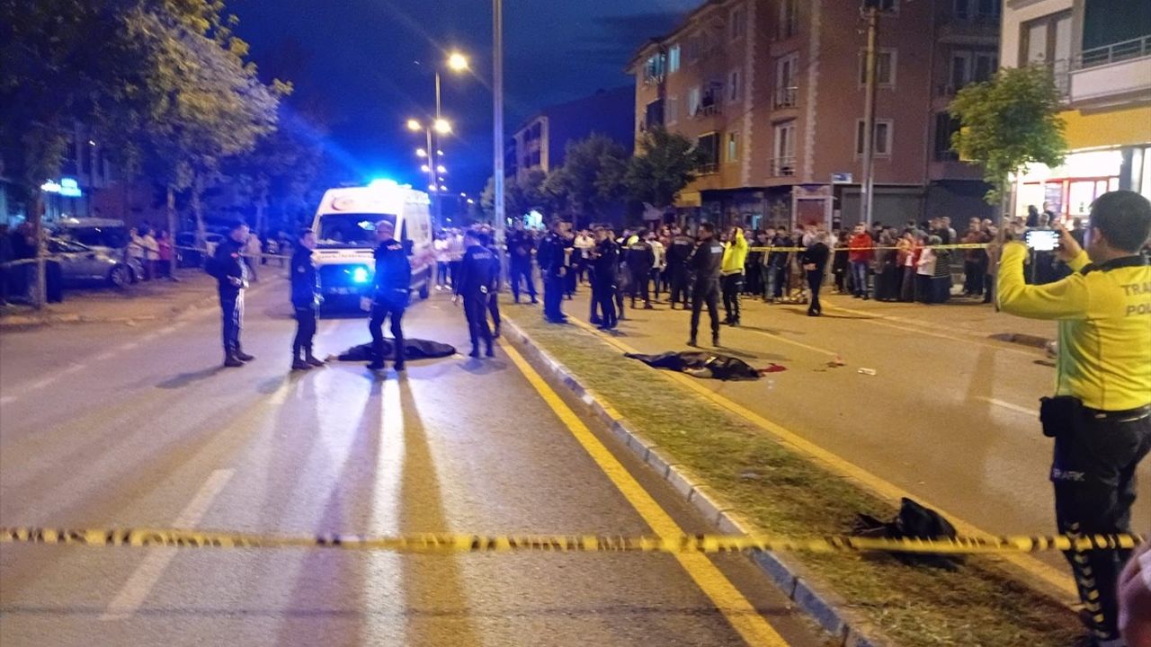 Sakarya'da Trafik Kazası: İki Kadın Hayatını Kaybetti