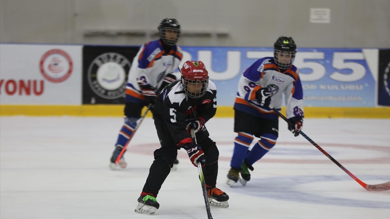 U14 Buz Hokeyi Türkiye Şampiyonası Samsun'da Başladı