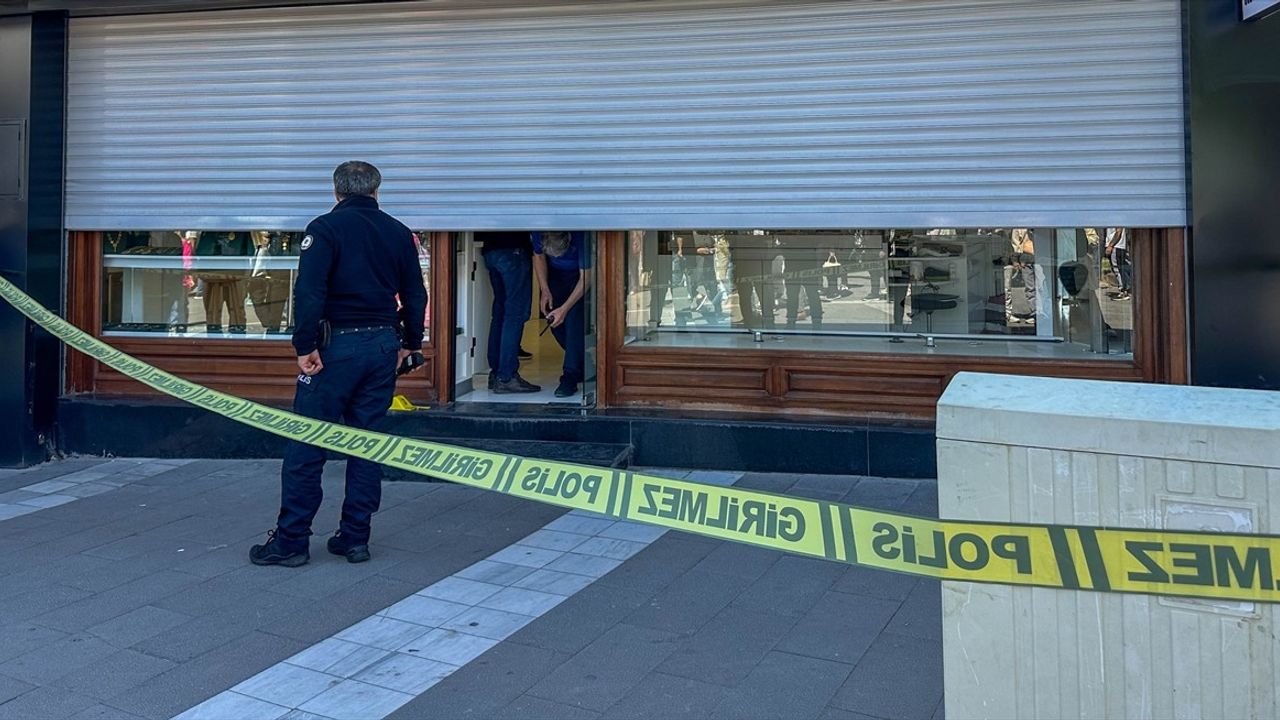 Uşak'ta Kuyumcuya Silahlı Saldırı: Bir Şüpheli Tutuklandı