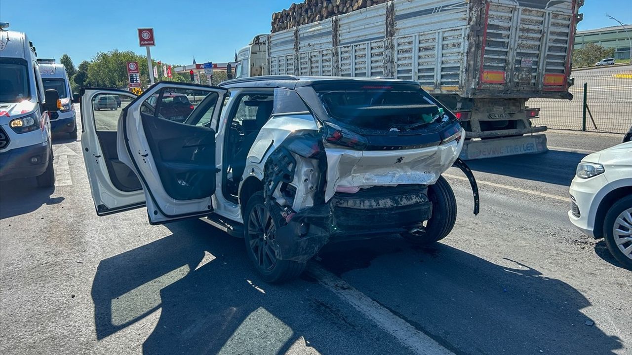 Uşak'ta Zincirleme Trafik Kazası: 7 Yaralı