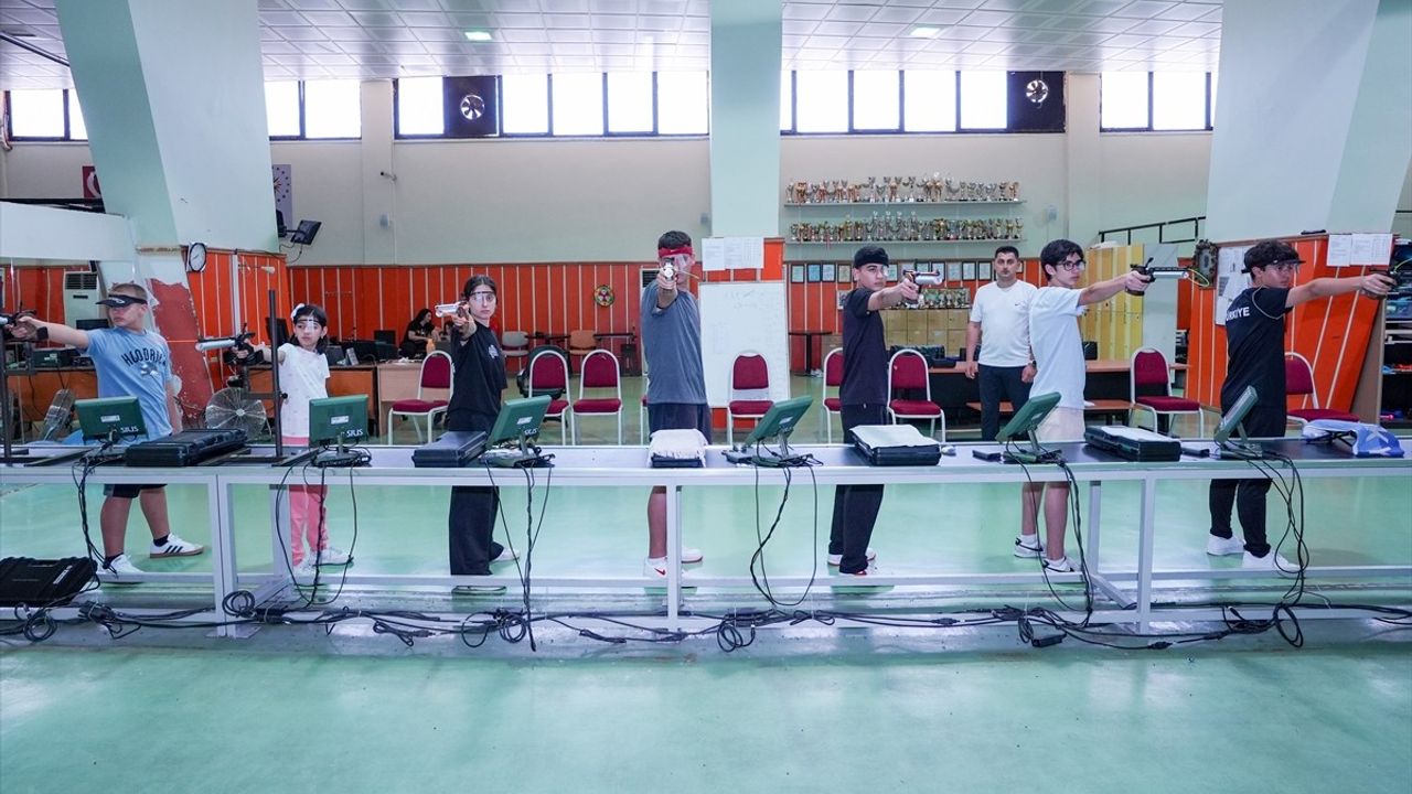 11 Yaşında Avrupa Gençlik Olimpik Festivali'nde Türkiye'yi Temsil Eden Ömer Tuna'nın Hedefleri