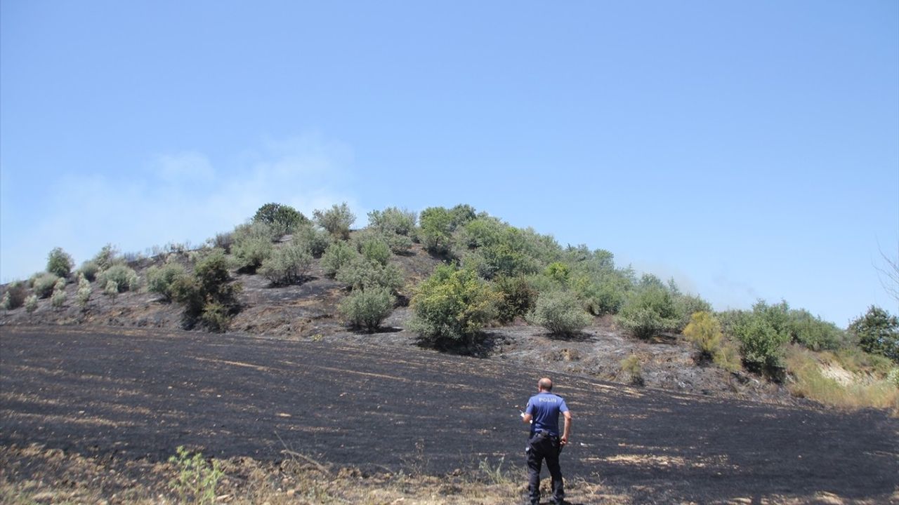 Antalya'da Anız Yangını Kontrol Altına Alındı