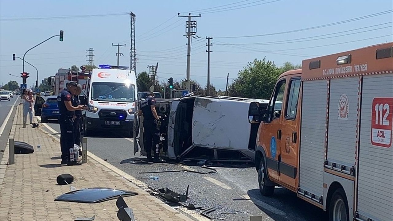 Aydın'da İki Otomobil Çarpıştı: 4 Yaralı