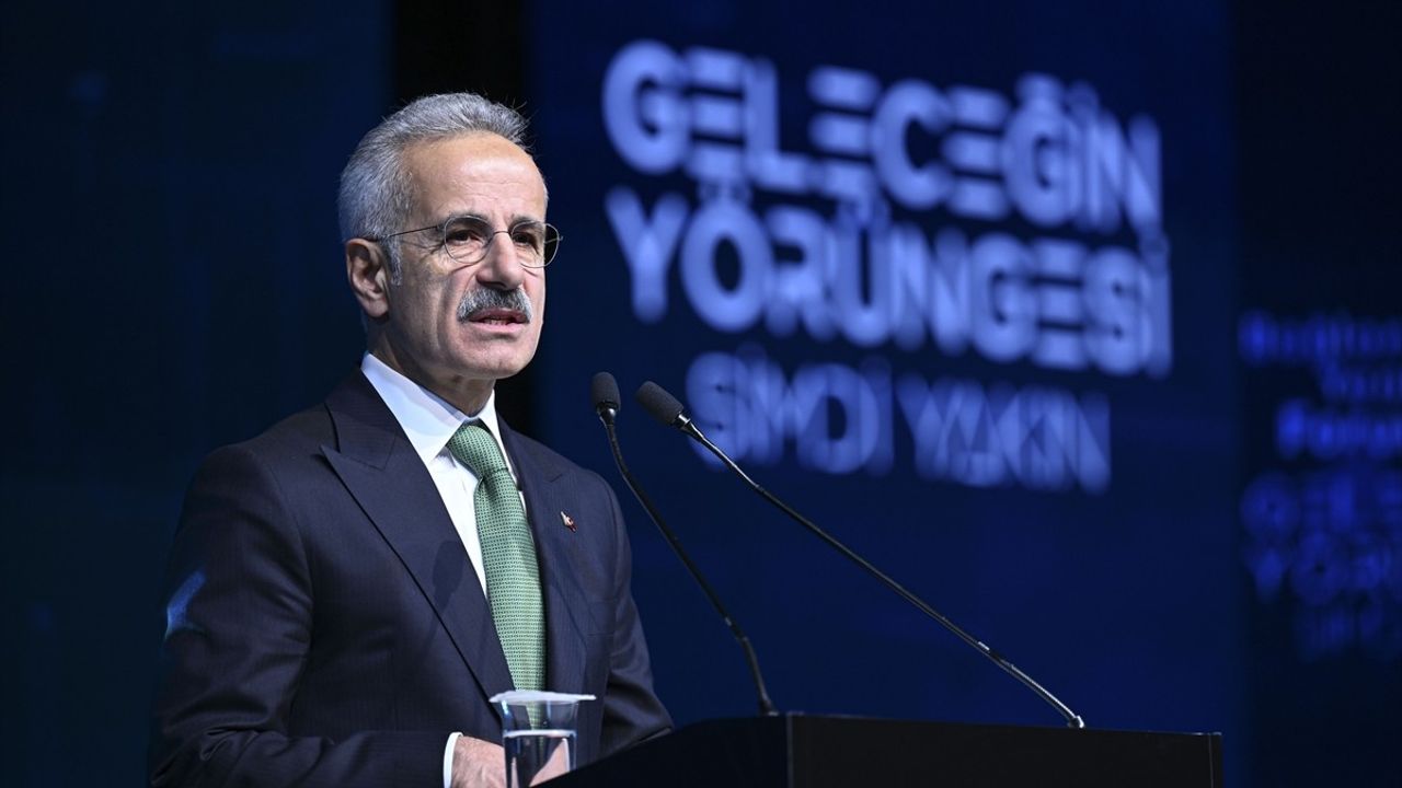 Bakan Kacır, Türkiye'nin Uzay Vizyonunu Paylaştı