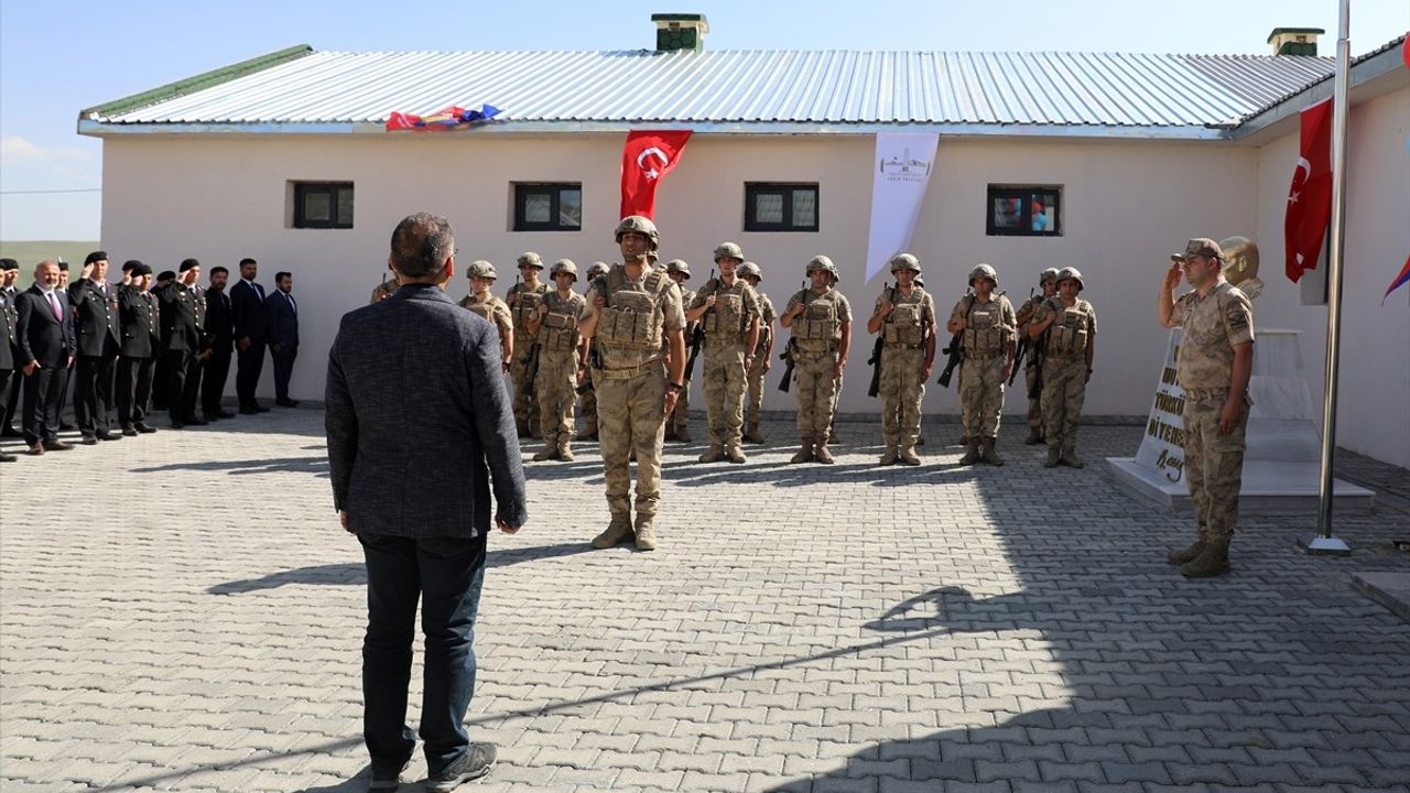 Iğdır Valisi Ercan Turan, Yenilenen Canderviş Karakolu'nu Ziyaret Etti