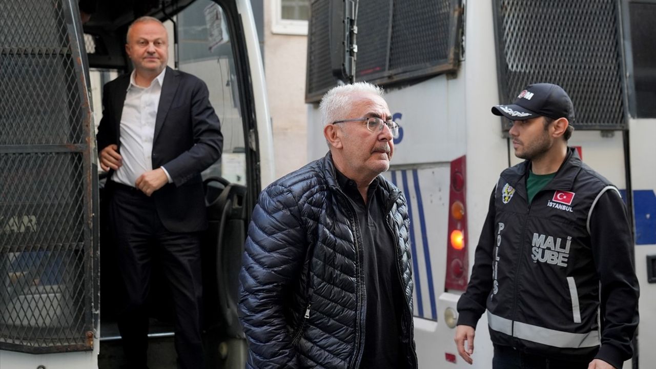 İstanbul'da Yolsuzluk Soruşturmaları: 38 Kişi Adliyeye Sevk Edildi
