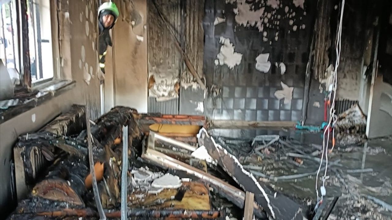 Kırıkkale'de Apartman Yangını: 8 Kişi Dumandan Etkilendi