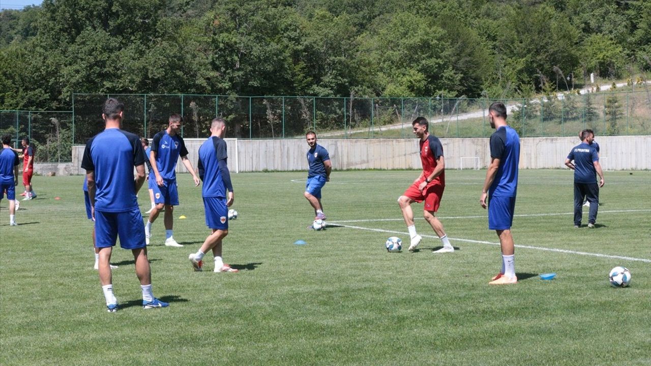 Priştine Futbol Takımı Bolu'da Kamp Yapıyor