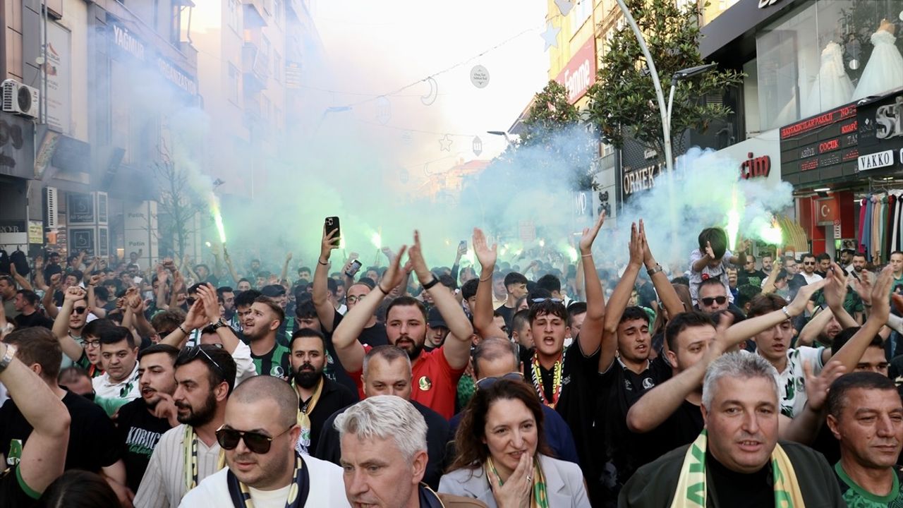 Sakaryaspor'un 60. Yıldönümü Coşkuyla Kutlandı