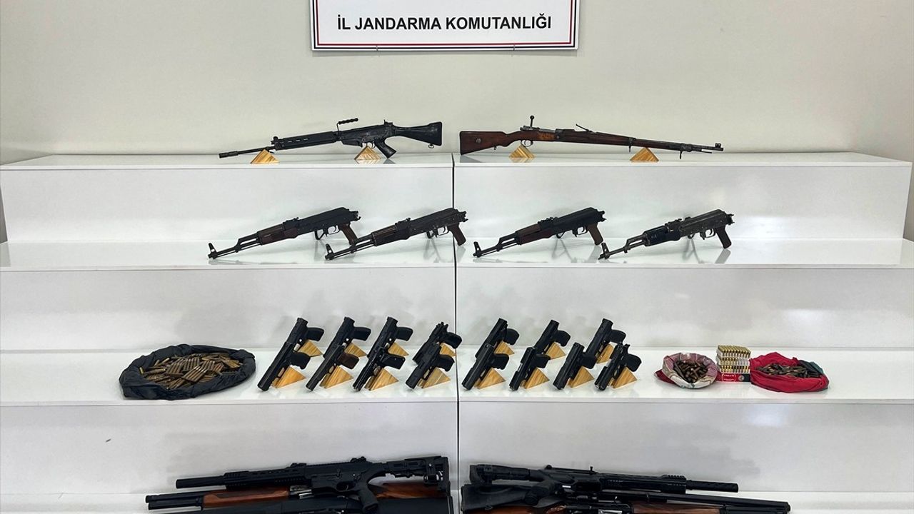 Şanlıurfa'da Silah Operasyonu: 6 Uzun Namlulu ve 15 Tabanca Ele Geçirildi
