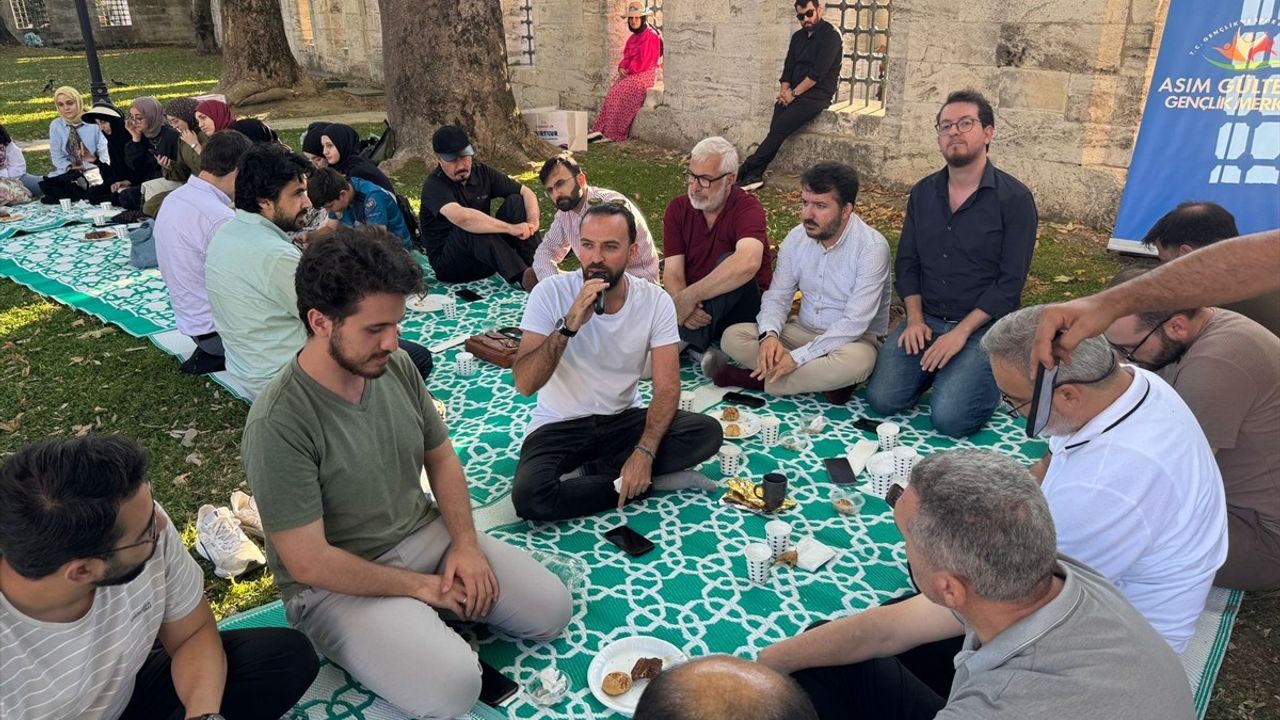 Asım Gültekin'in Anıldığı 7. Geleneksel Dut Buluşması