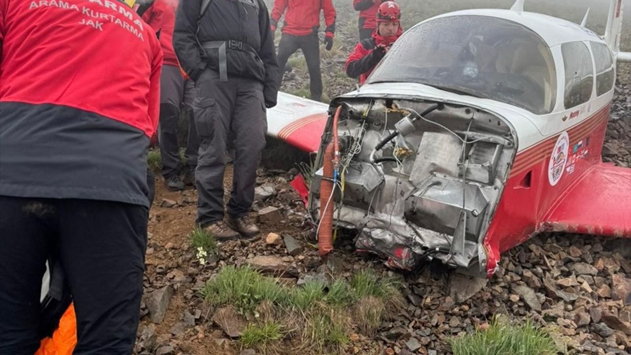 Bakan Yerlikaya'dan Uçak Kazası Açıklaması